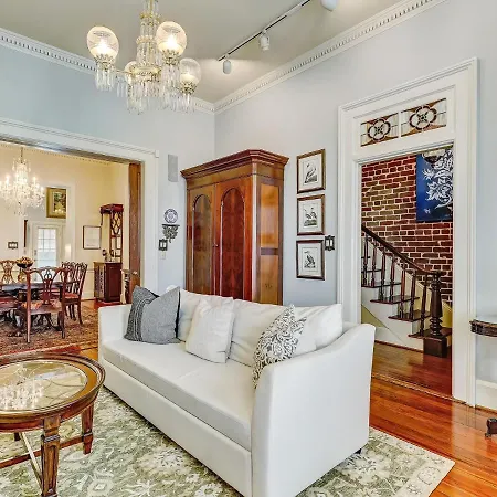 Villa Broughton Street Main House